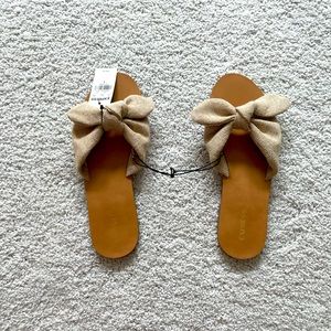Size 6 slide bow flip flop fall